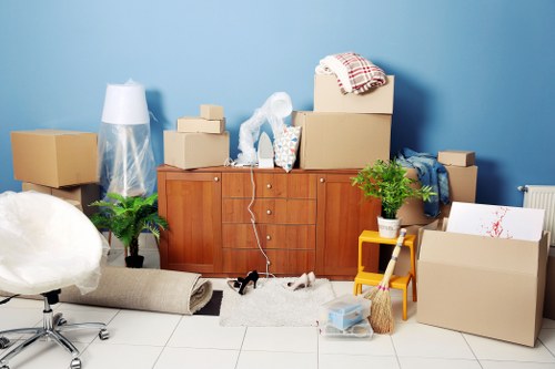 Removal van and storage facility in Hatton